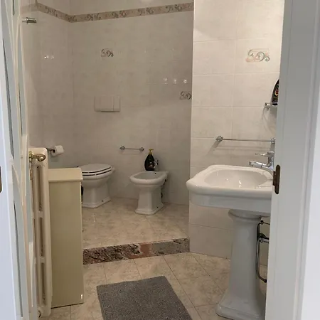 Adua Exclusive Бари